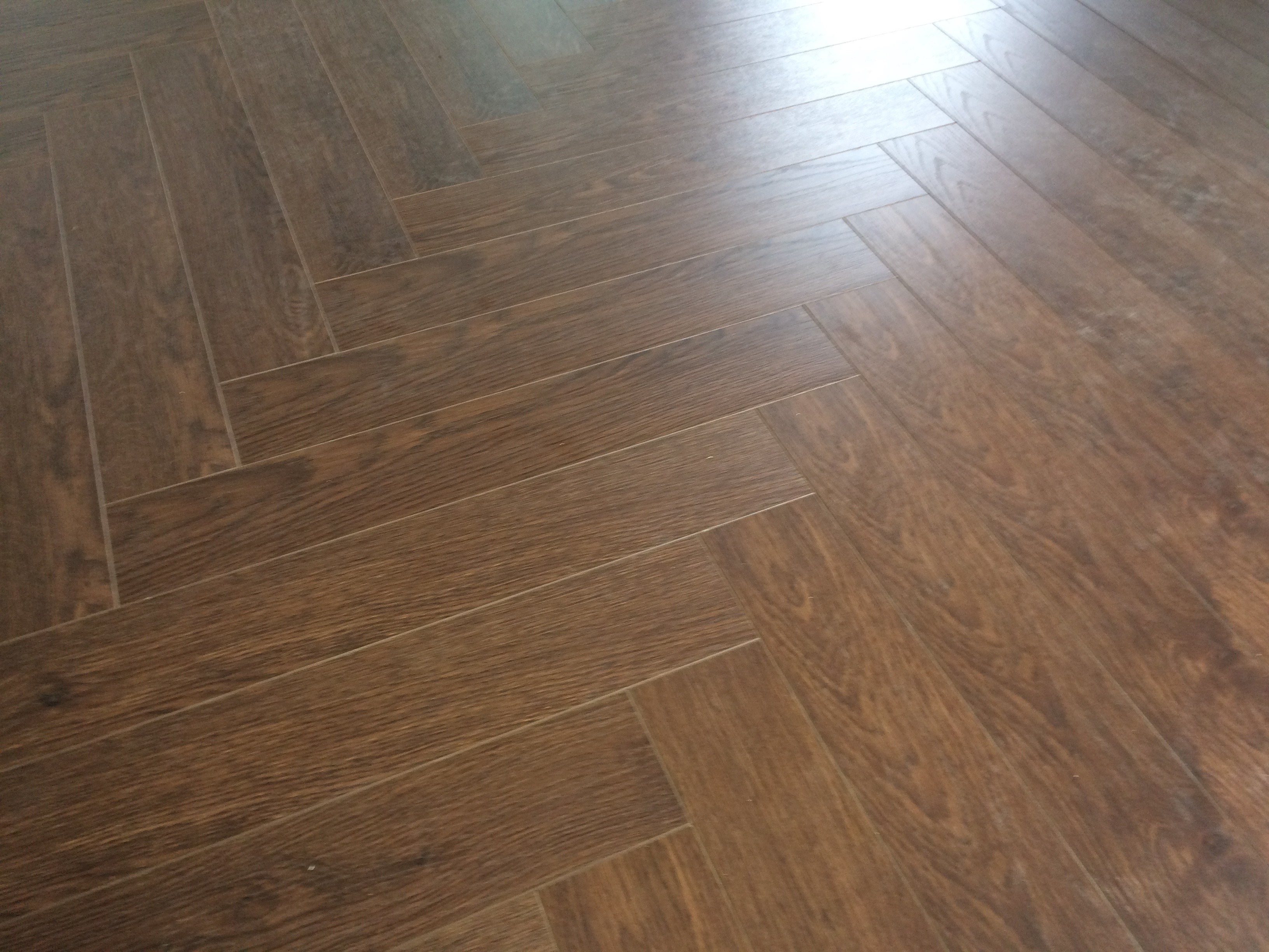 Laminated walnut herringbone wood blocks – London Stock 