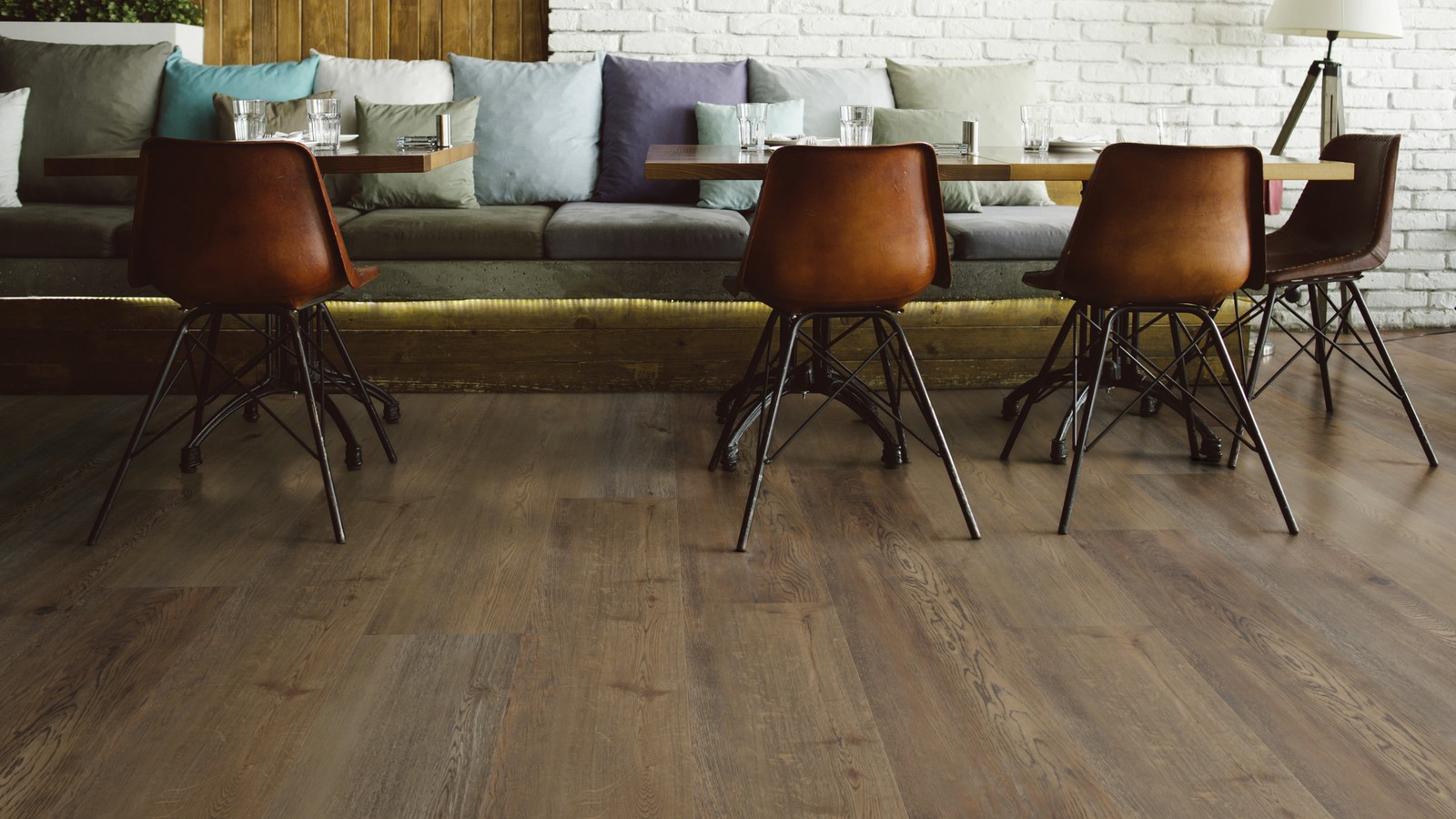 Oak Cambridge Dark Brown Rigid Core Waterproof Planks