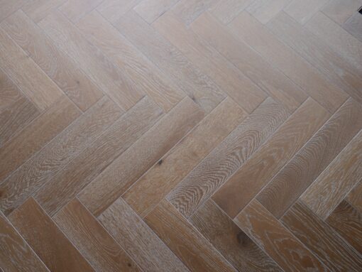 Smoked White Brushed & Oiled Engineered Herringbone Wood flooring 90mm - Image 2