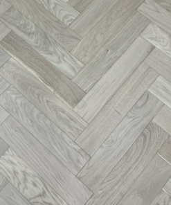 Engineered Herringbone Invisible Oak H115 (90mm x 10mm x 450mm)