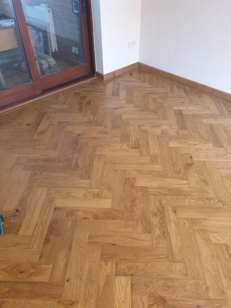 Golden Tone – Engineered Oak Herringbone Flooring - Image 4