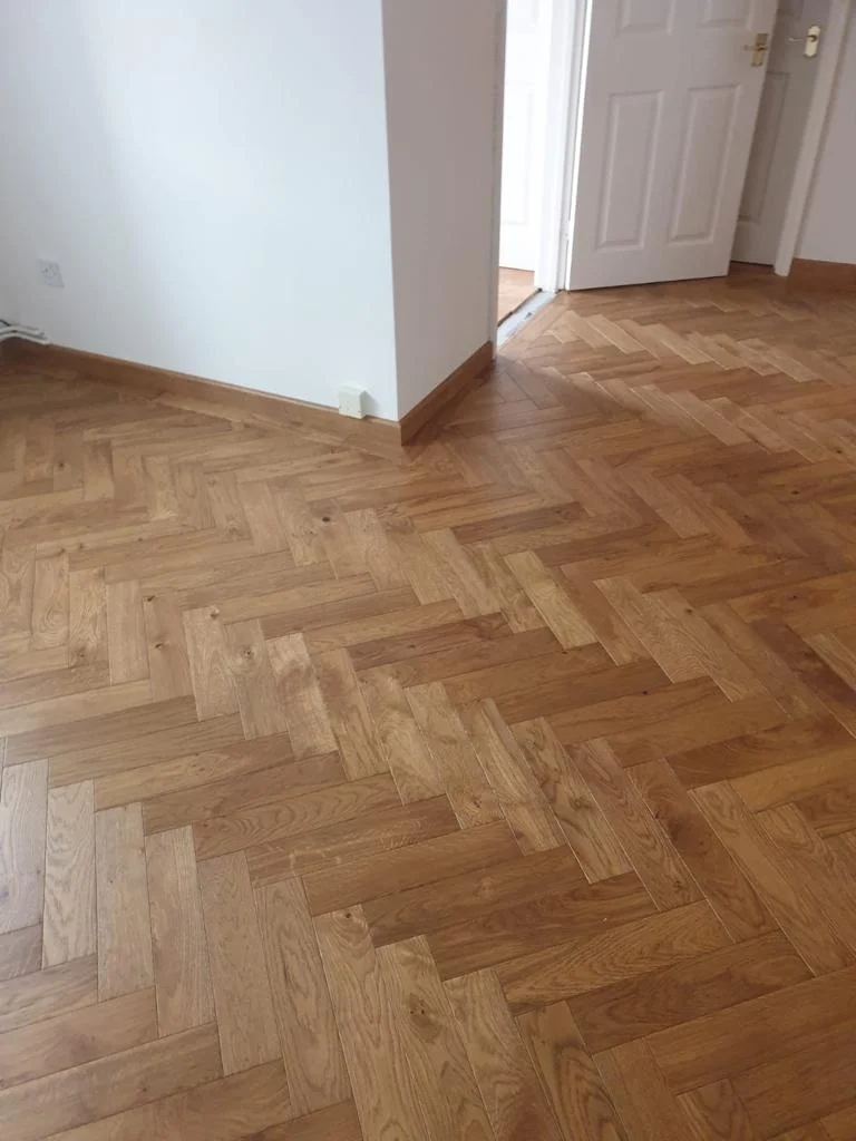 Golden Tone – Engineered Oak Herringbone Flooring - Image 3
