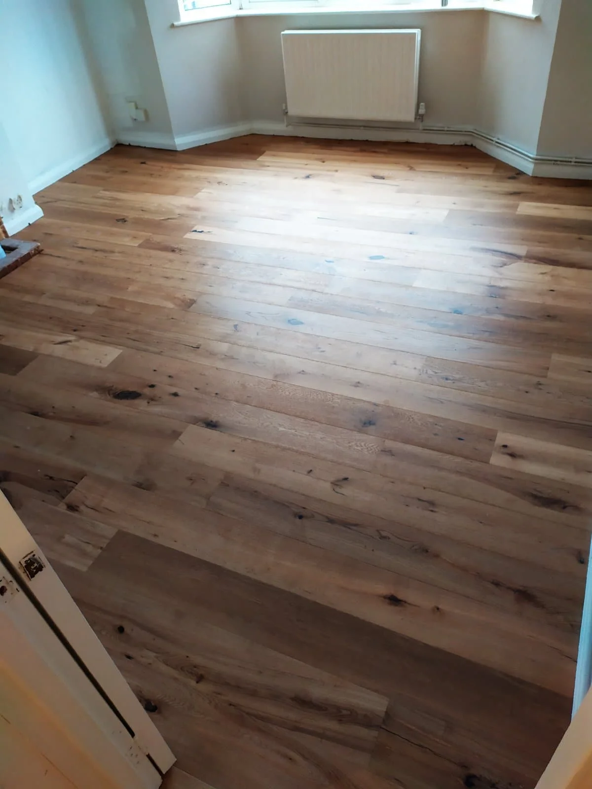 Lion Oak Wharf – Engineered Oak Plank Flooring - Image 2