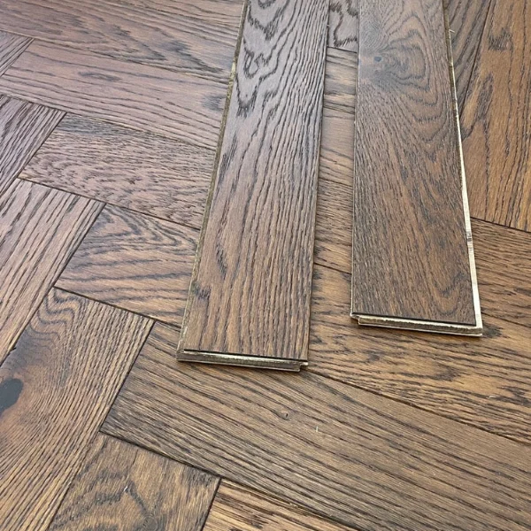 Whiskey Oak – Engineered Oak Herringbone Flooring - Image 3