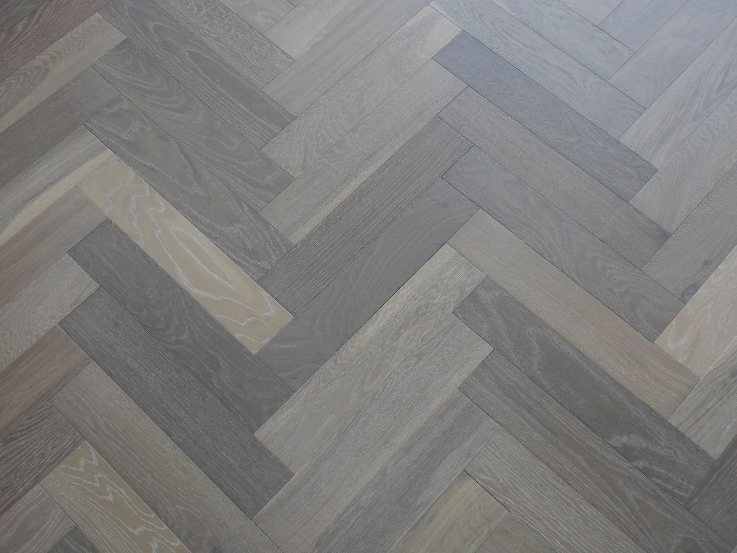 Smoke Grey – Engineered Oak Herringbone Flooring - Image 2